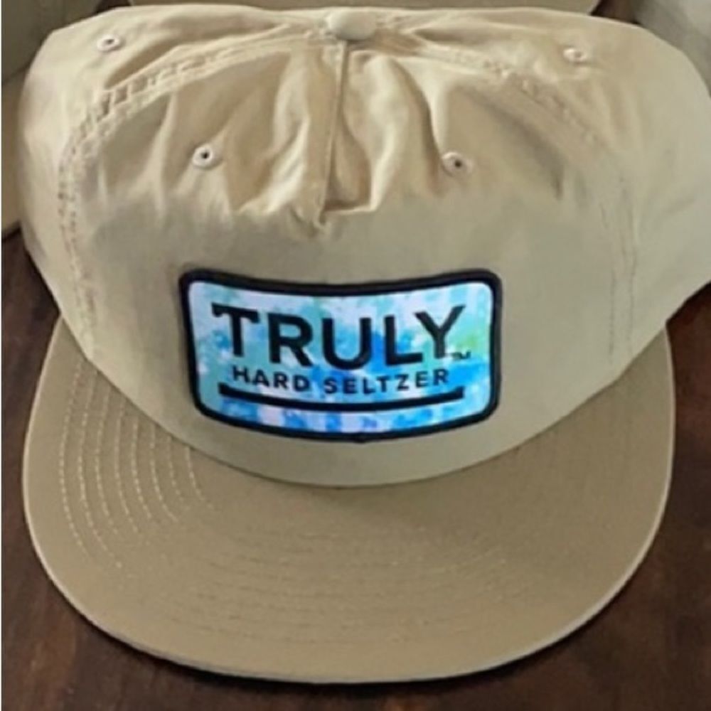 Truly hat 